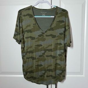 AE Camo Shirt (M)